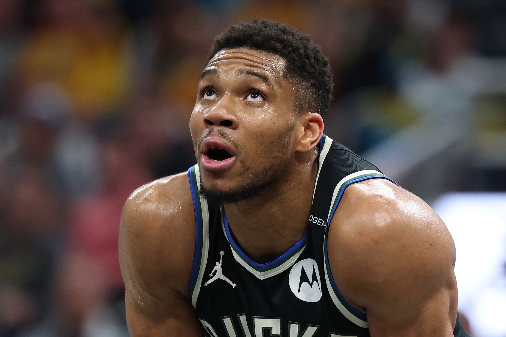 开云登录入口-巴克利:人们说字母哥没帮手该离队 当年怎么不为我和尤因发声呢