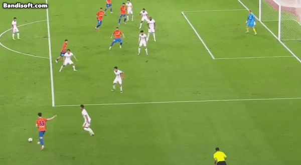 kaiyun网页版-6场比赛狂揽11粒进球,韩鹏用什么激活了卡扎伊什维利?