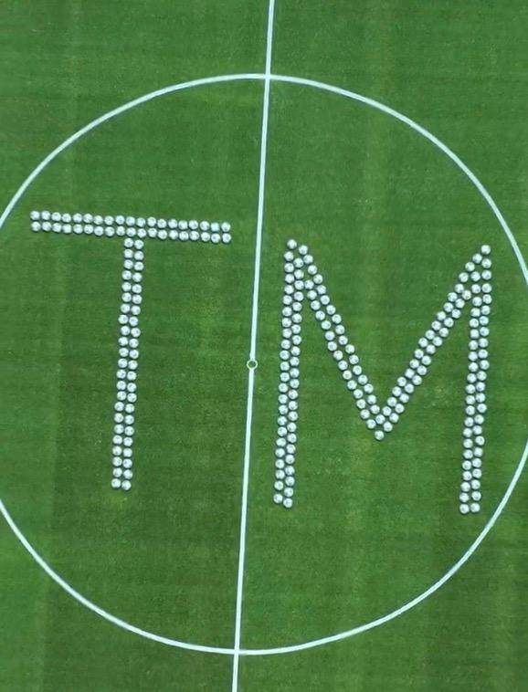 1718232431234065857.jpg 体育赛事直播-推翻阿莱格里的一切!莫塔在尤文的全力支持下上任