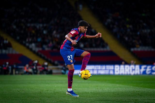 1709954043941087394.jpg 【人物】一前一后,亚马尔库巴西拯救巴萨