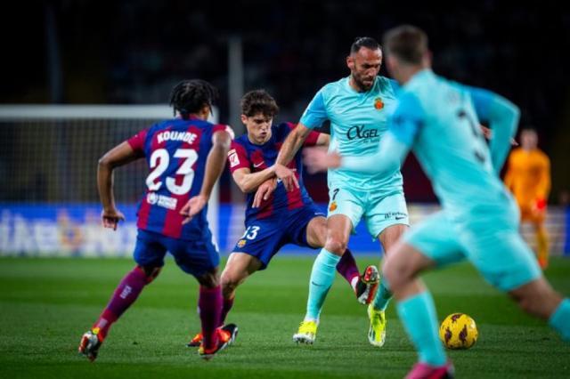 1709954023779096451.jpg 【人物】一前一后,亚马尔库巴西拯救巴萨