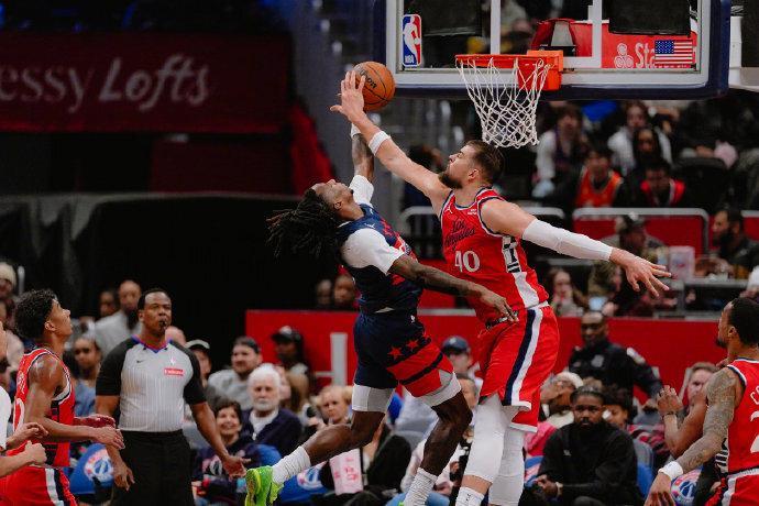 体育赛事直播-6连胜重返前十!哈登36+7+9罚球20中18 小卡伤停快船险胜奇才