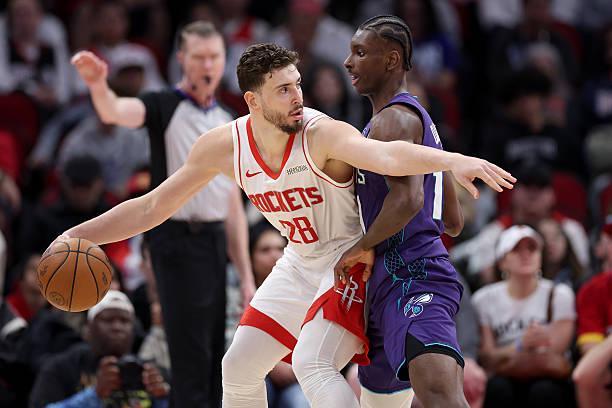 都这样了还不引进控卫？火箭还打算让内线支柱继续这样乱打？