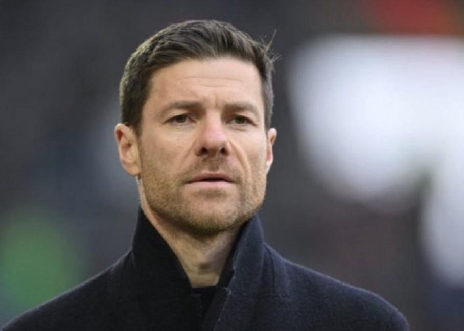 记者:阿隆索3年合同总薪资为1400万欧,皇马将支付首年薪水