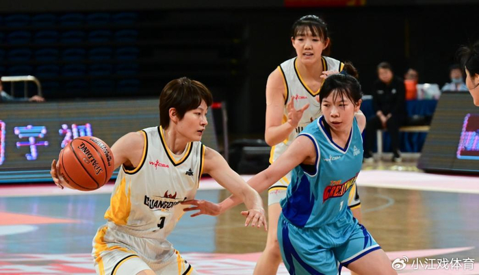 篮球直播平台-60比80惨败20分!女篮新霸主惨遭三连败:被直接淘汰无缘四强!|江苏队|广东队|女篮俱乐部杯|广东男篮|新疆男篮_新浪体育_新浪新闻