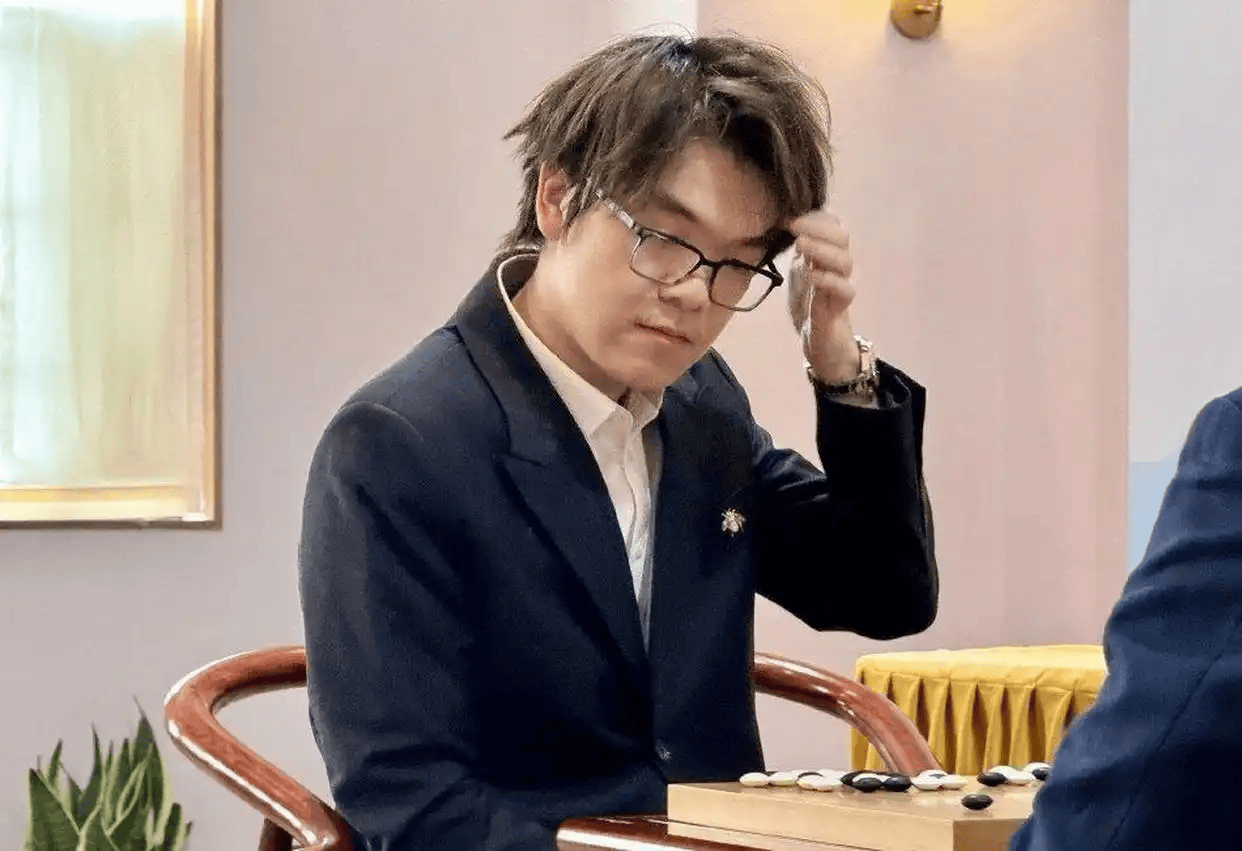 实力的比拼！柯洁，一步一个大坑跌入深渊，惨败不敌老对手朴廷桓