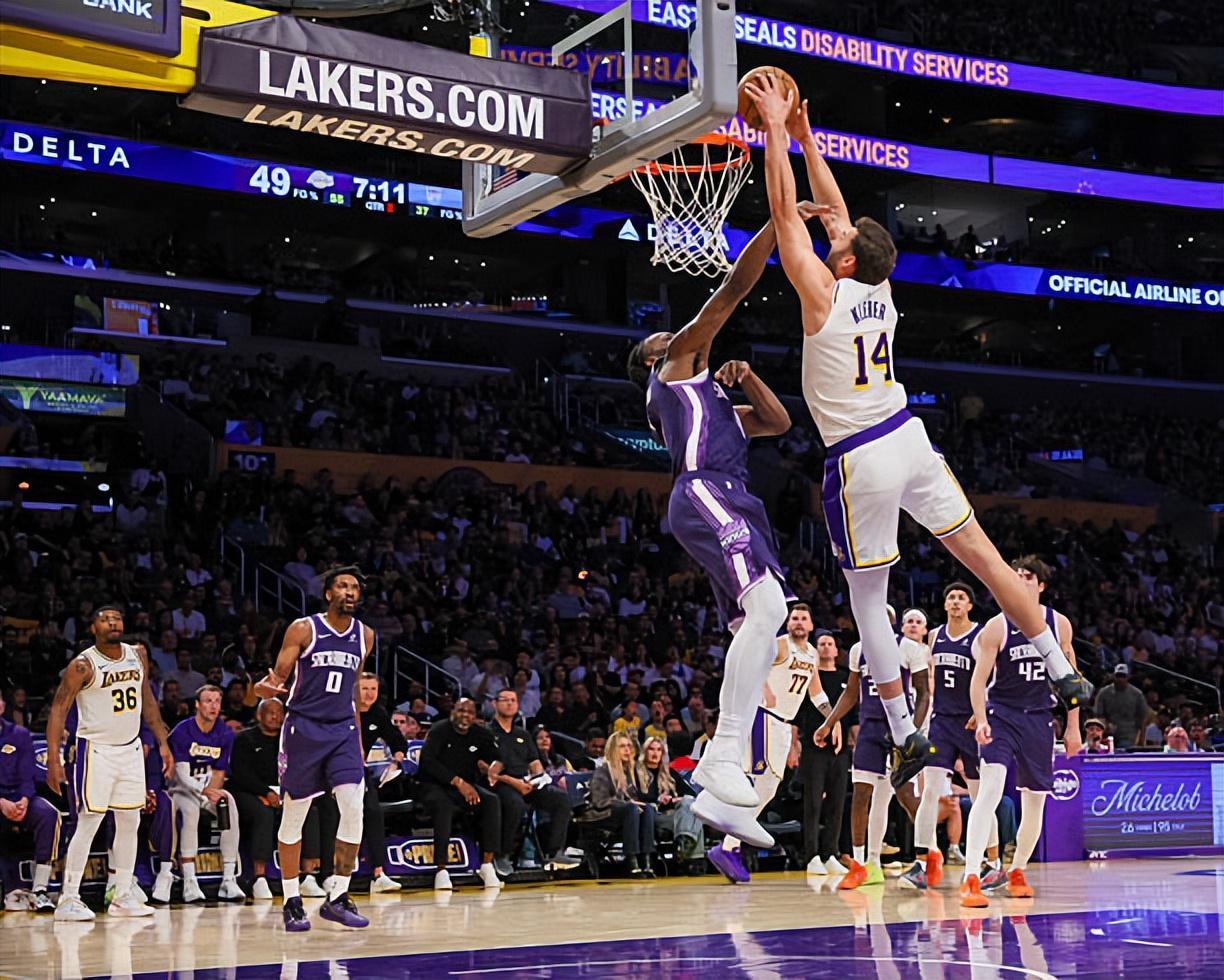 赛事数据分析-竟然还完成了一记爆扣,湖人替补内线也许偶尔能扮演奇兵的角色?